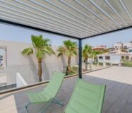 Вилла с 5 спальнями и террасой в Финестрате 242 кв.м