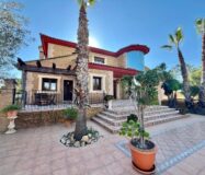 Просторный дом в Рохалес с бассейном и террасой 450 кв.м