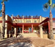 Просторный дом в Рохалес с бассейном и террасой 450 кв.м