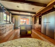 Просторный дом в Рохалес с бассейном и террасой 450 кв.м