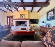 Просторный дом в Рохалес с бассейном и террасой 450 кв.м