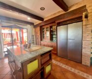 Просторный дом в Рохалес с бассейном и террасой 450 кв.м