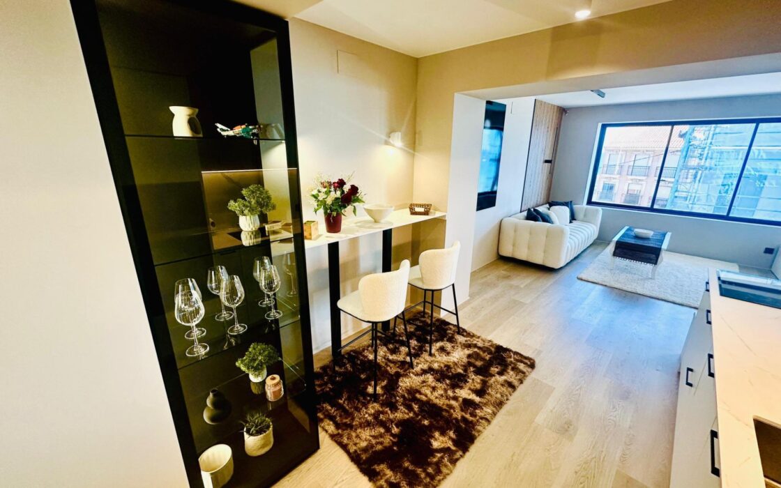 Продается квартира 100 кв.м с видом на море в Аликанте