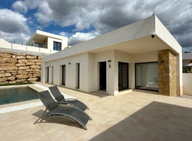 Вилла с террасой у моря в Финестрате, 3 спальни, 107 кв.м