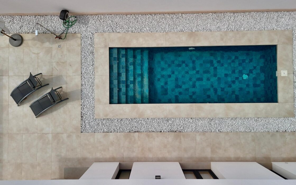 Вилла с террасой у моря в Финестрате, 3 спальни, 107 кв.м