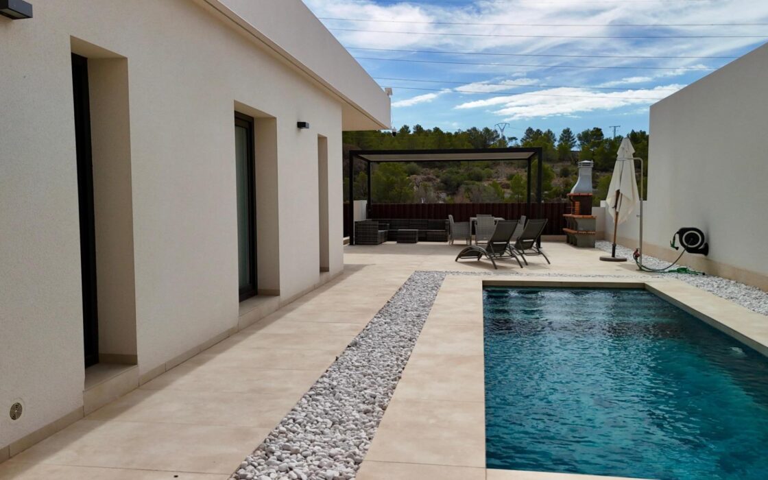 Вилла с террасой у моря в Финестрате, 3 спальни, 107 кв.м