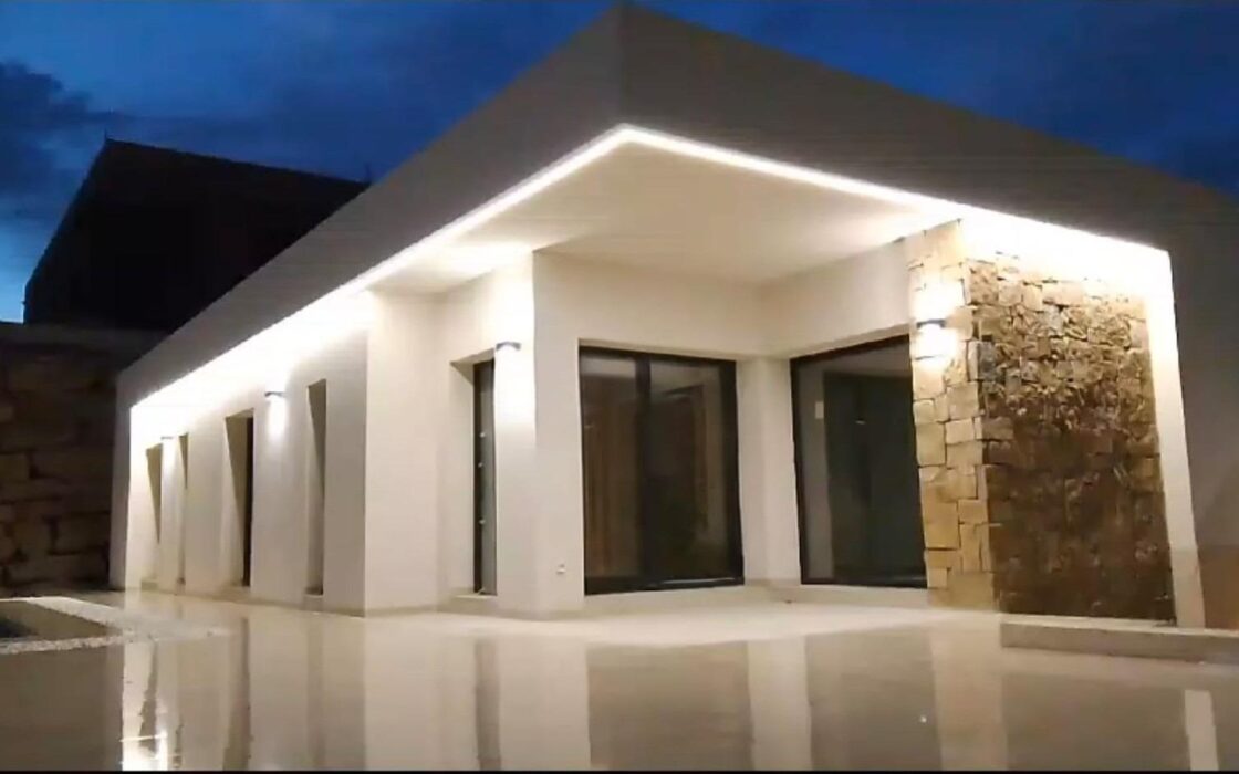 Вилла с террасой у моря в Финестрате, 3 спальни, 107 кв.м