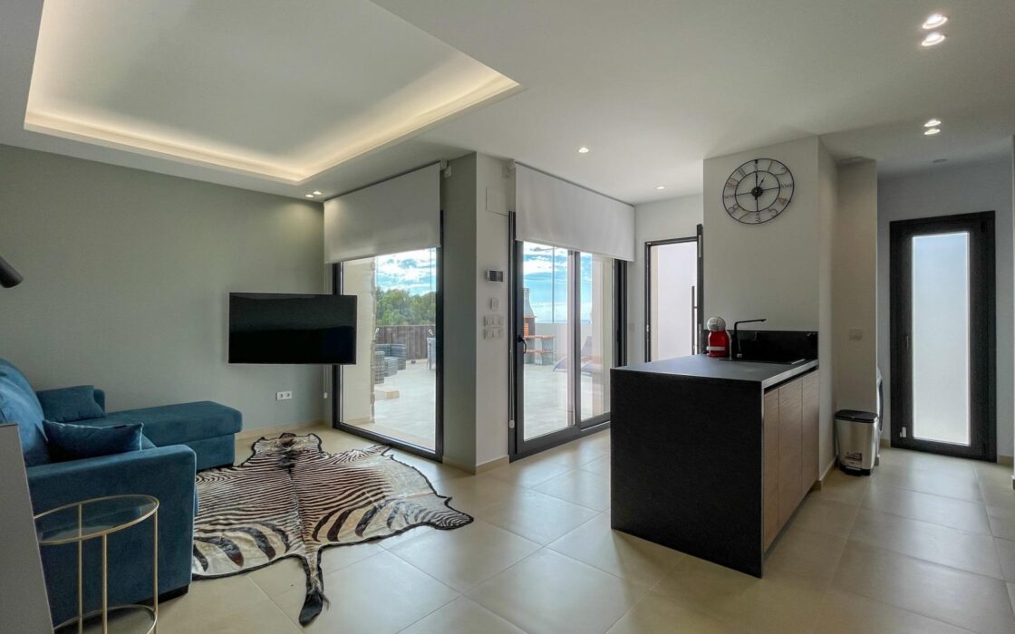 Вилла с террасой у моря в Финестрате, 3 спальни, 107 кв.м