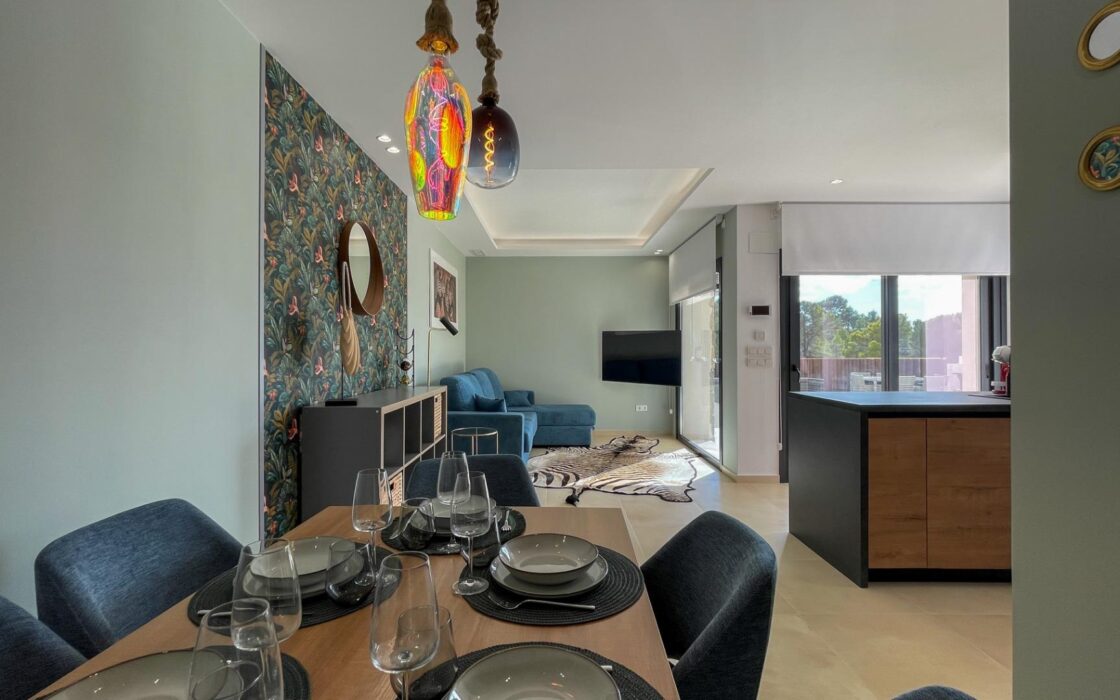 Вилла с террасой у моря в Финестрате, 3 спальни, 107 кв.м