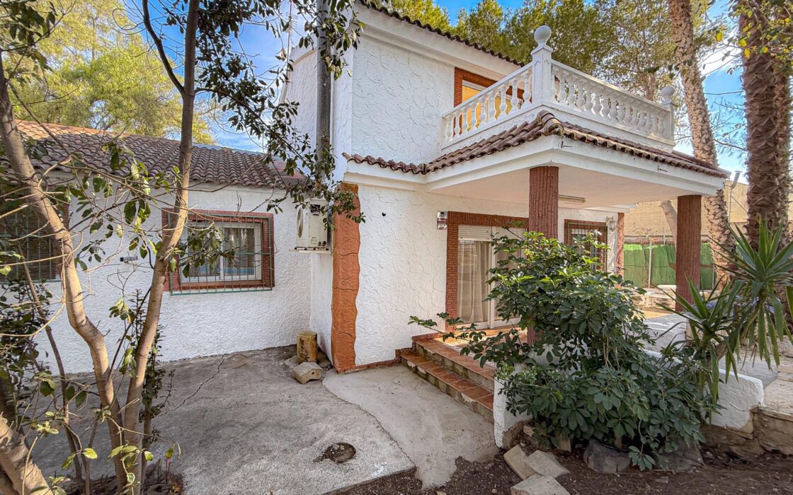 Вилла в Ориуэле с 5 спальнями и бассейном 143 кв.м