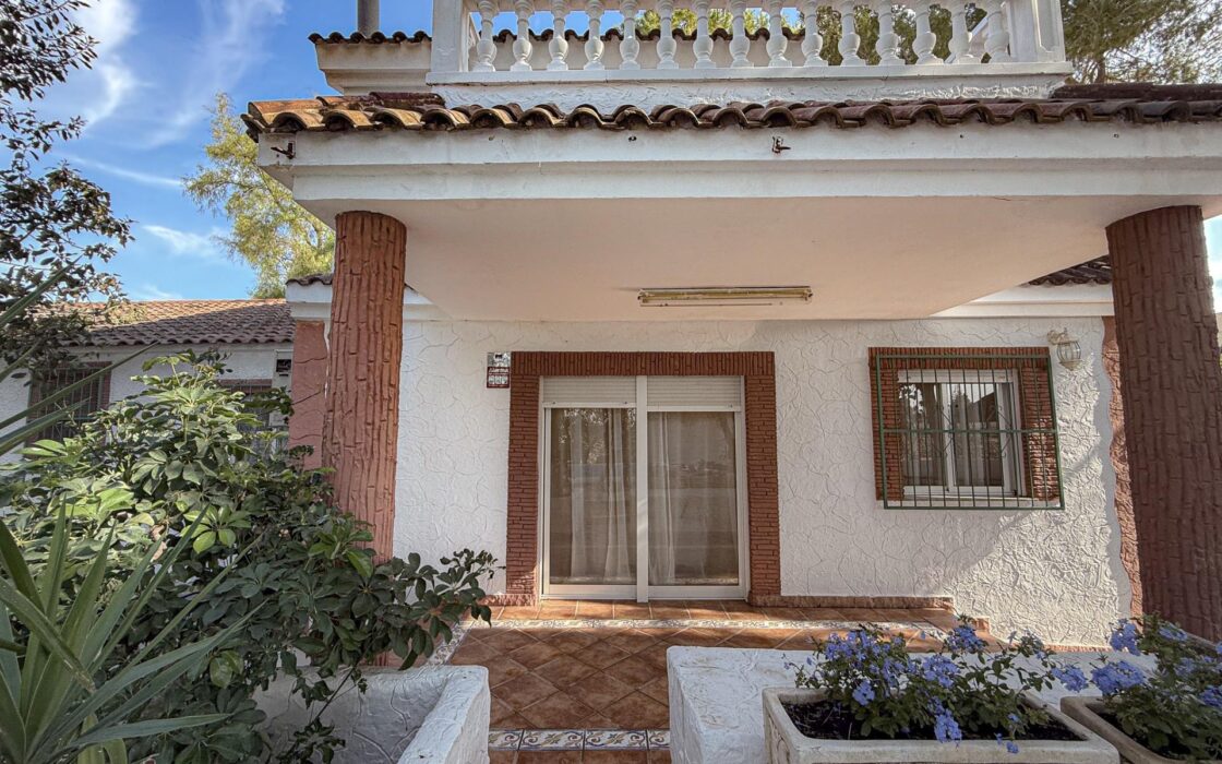 Вилла в Ориуэле с 5 спальнями и бассейном 143 кв.м