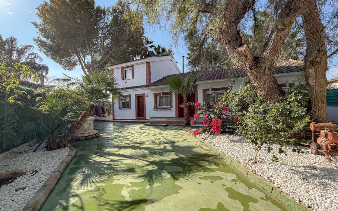 Вилла в Ориуэле с 5 спальнями и бассейном 143 кв.м