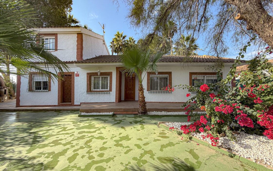 Вилла в Ориуэле с 5 спальнями и бассейном 143 кв.м