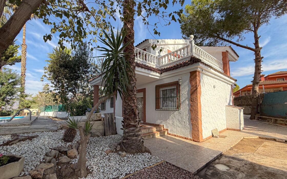 Вилла в Ориуэле с 5 спальнями и бассейном 143 кв.м