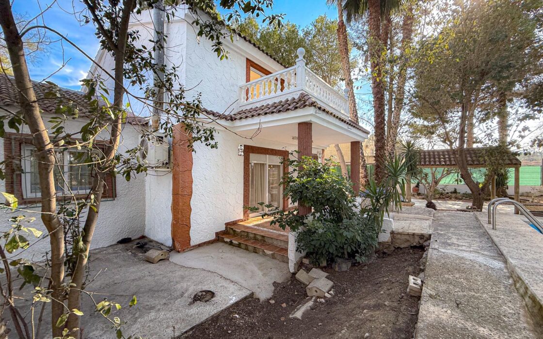 Вилла в Ориуэле с 5 спальнями и бассейном 143 кв.м