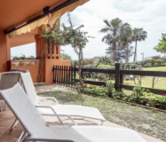 Просторные апартаменты с садом в Эстепоне 2 спальни 91 кв.м