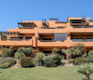 Просторные апартаменты с садом в Эстепоне 2 спальни 91 кв.м