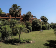 Просторные апартаменты с садом в Эстепоне 2 спальни 91 кв.м