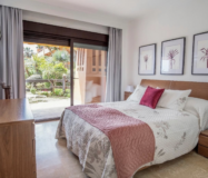 Просторные апартаменты с садом в Эстепоне 2 спальни 91 кв.м