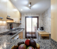 Просторные апартаменты с садом в Эстепоне 2 спальни 91 кв.м