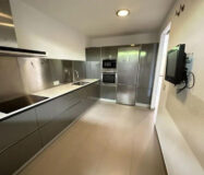 Квартира с террасой в Марбелье 140 кв.м с видом на море