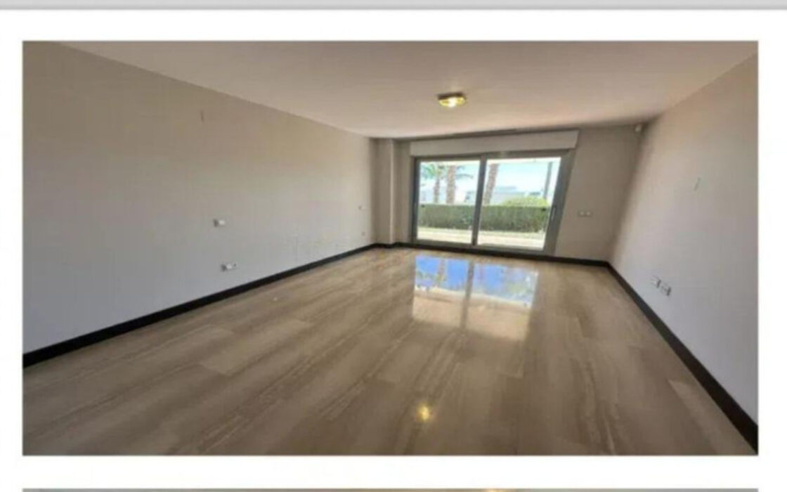 Квартира с террасой в Марбелье 140 кв.м с видом на море