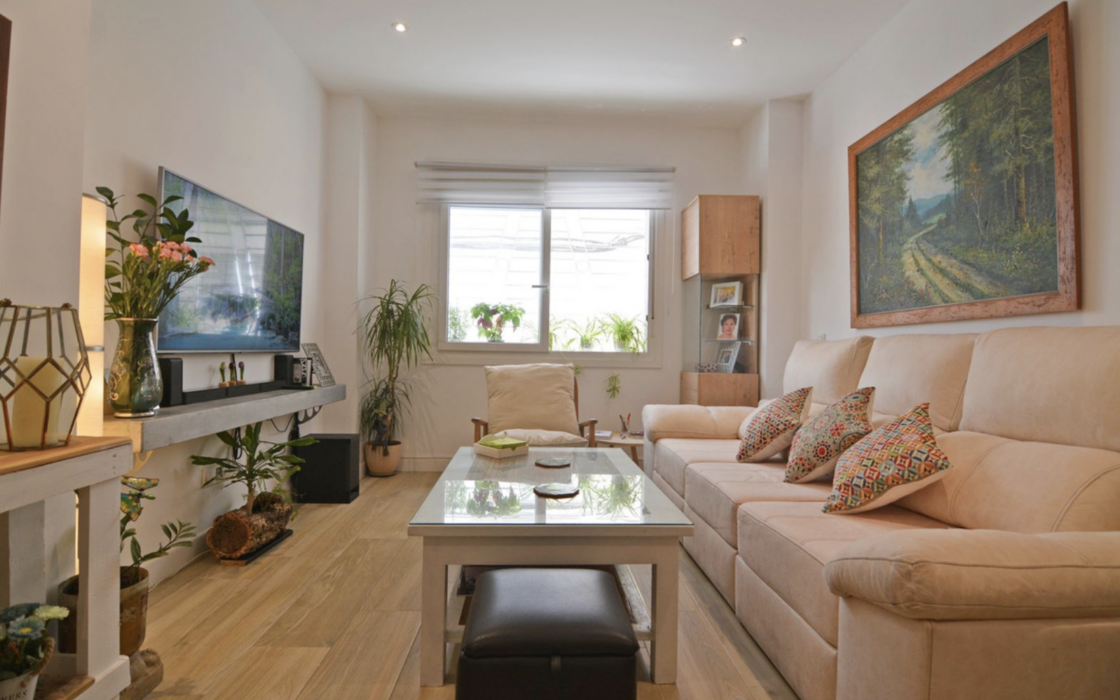 Современная 3-комнатная квартира у моря в Фуэнхироле 102 кв.м