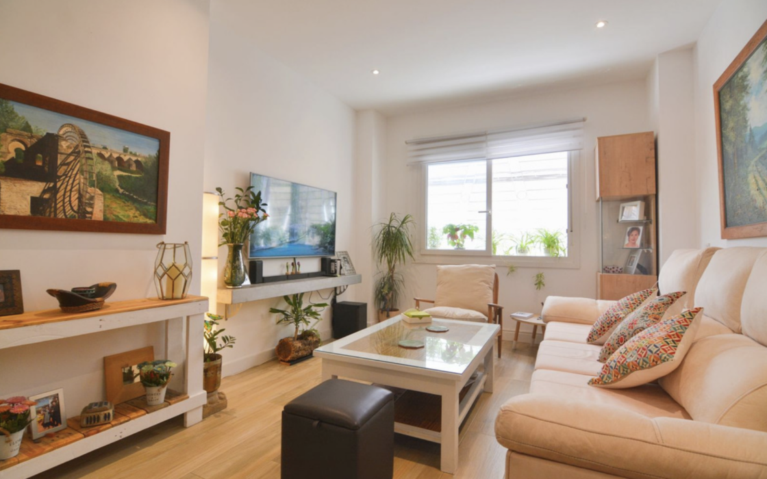 Современная 3-комнатная квартира у моря в Фуэнхироле 102 кв.м