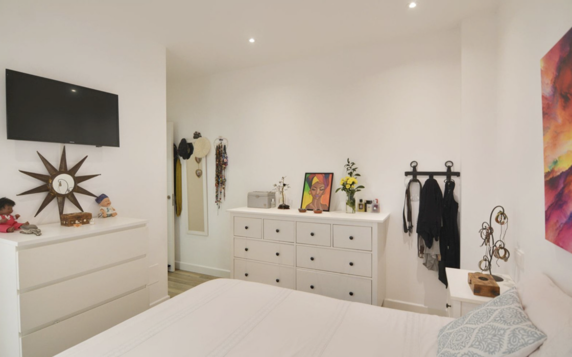 Современная 3-комнатная квартира у моря в Фуэнхироле 102 кв.м