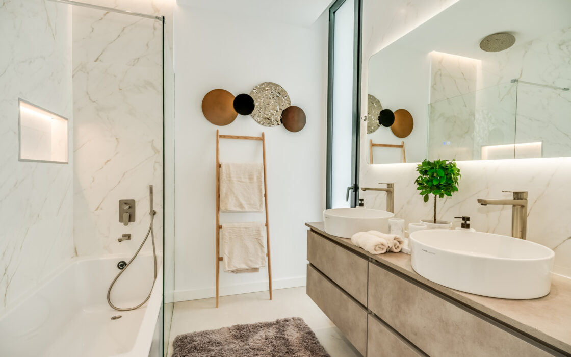 Вилла на первой линии поля для гольфа в Эль Кампанарио 460 кв.м