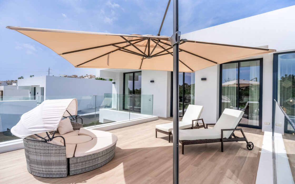 Вилла на первой линии поля для гольфа в Эль Кампанарио 460 кв.м