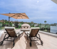 Вилла на первой линии поля для гольфа в Эль Кампанарио 460 кв.м