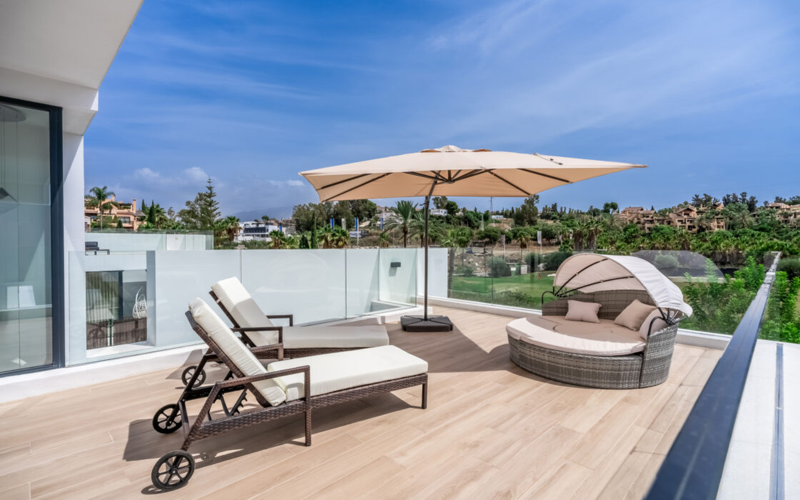 Вилла на первой линии поля для гольфа в Эль Кампанарио 460 кв.м