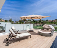 Вилла на первой линии поля для гольфа в Эль Кампанарио 460 кв.м