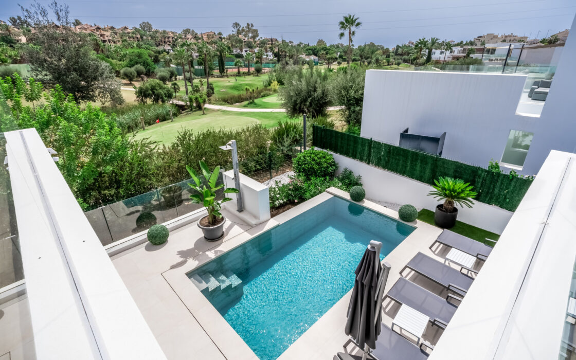 Вилла на первой линии поля для гольфа в Эль Кампанарио 460 кв.м