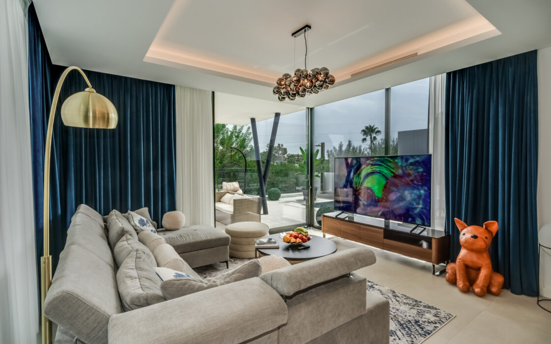 Вилла на первой линии поля для гольфа в Эль Кампанарио 460 кв.м