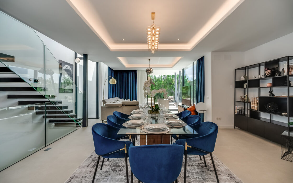 Вилла на первой линии поля для гольфа в Эль Кампанарио 460 кв.м