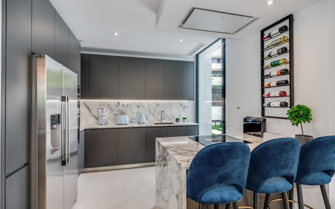 Вилла на первой линии поля для гольфа в Эль Кампанарио 460 кв.м