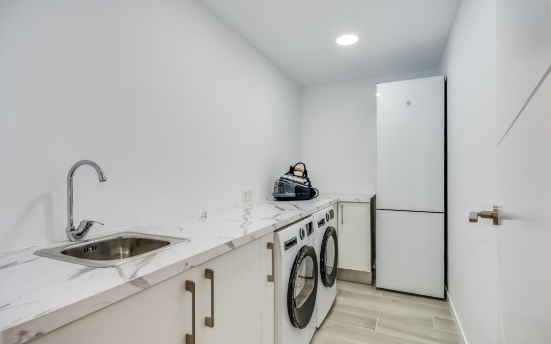 Вилла на первой линии поля для гольфа в Эль Кампанарио 460 кв.м