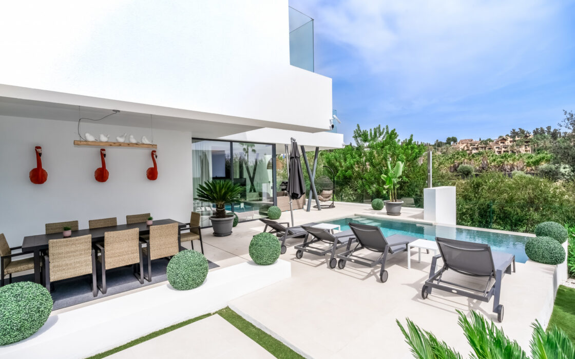 Вилла на первой линии поля для гольфа в Эль Кампанарио 460 кв.м