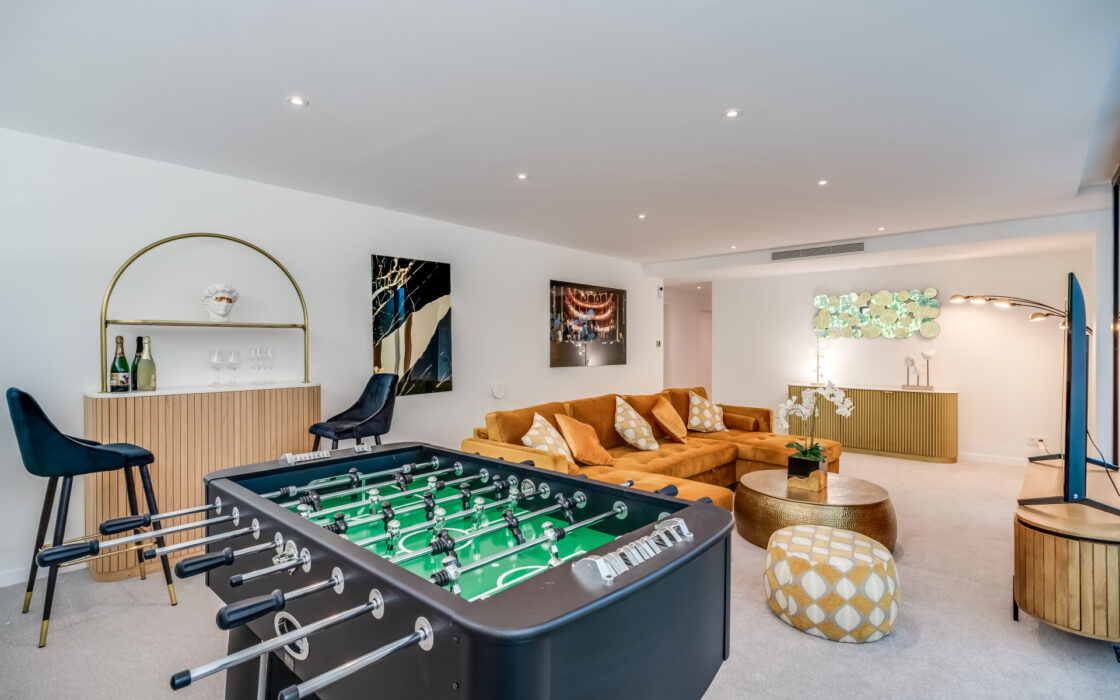 Вилла на первой линии поля для гольфа в Эль Кампанарио 460 кв.м