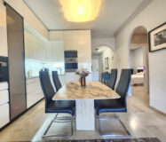 Элегантная квартира с 3 спальнями в Марбелье с террасой