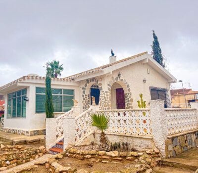 Вілла в Торрев’єсі 156 кв.м з ділянкою 1000 м біля моря