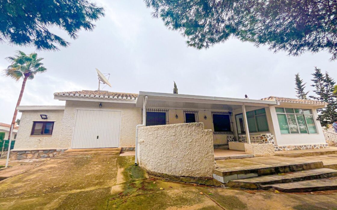 Вилла в Торревьехе 156 кв.м с участком 1000 м у моря