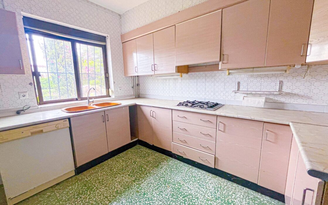 Вилла в Торревьехе 156 кв.м с участком 1000 м у моря