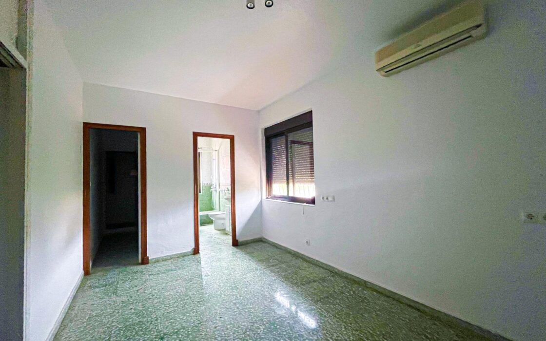 Вилла в Торревьехе 156 кв.м с участком 1000 м у моря