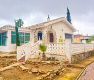 Вилла в Торревьехе 156 кв.м с участком 1000 м у моря