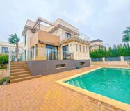 Вилла в Ориуэла Коста 296 кв.м з басейном біля моря