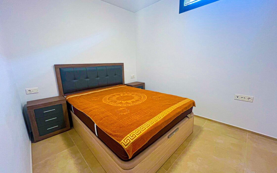 Вилла в Ориуэла Коста 296 кв.м з басейном біля моря