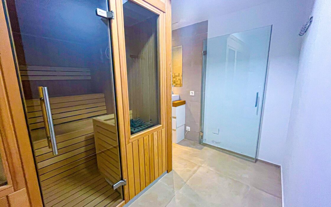 Вилла в Ориуэла Коста 296 кв.м з басейном біля моря